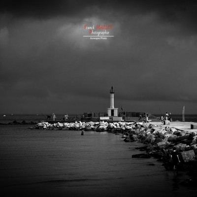 photo phare noir et blanc