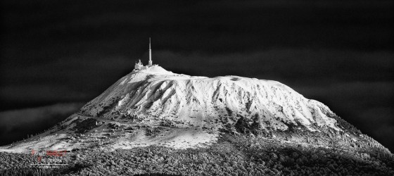 snow on puy de Dôme