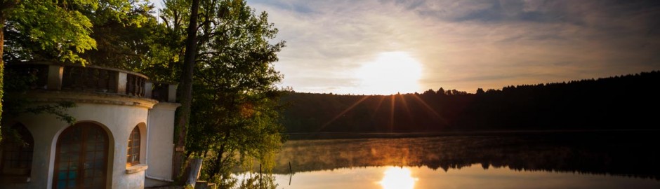 gour de Tazenat sunrise