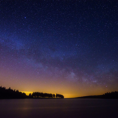 Voie lacée au dessus du lac de Servières